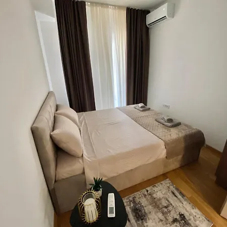 Supreme Apartment *